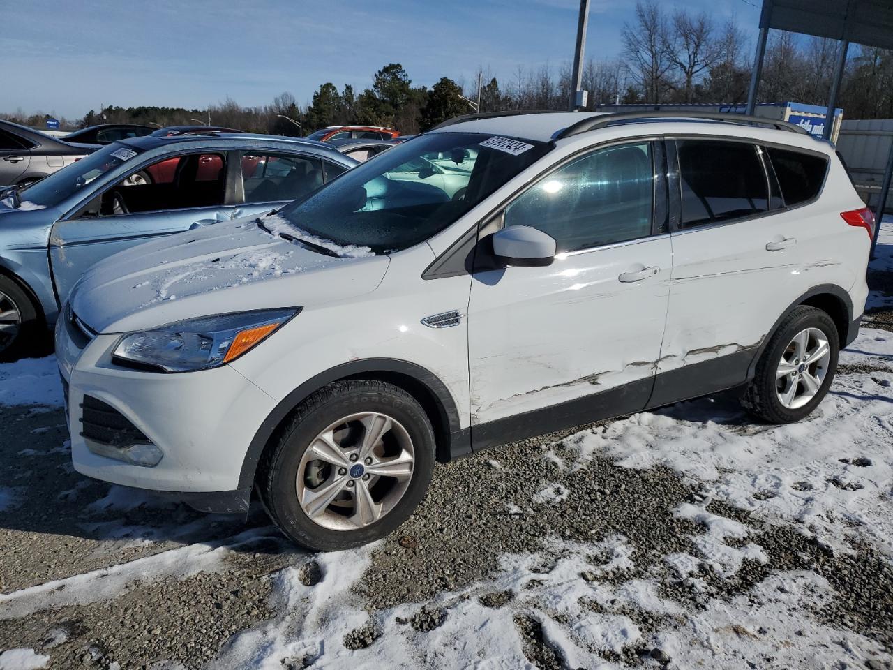 2016 FORD ESCAPE SE car image