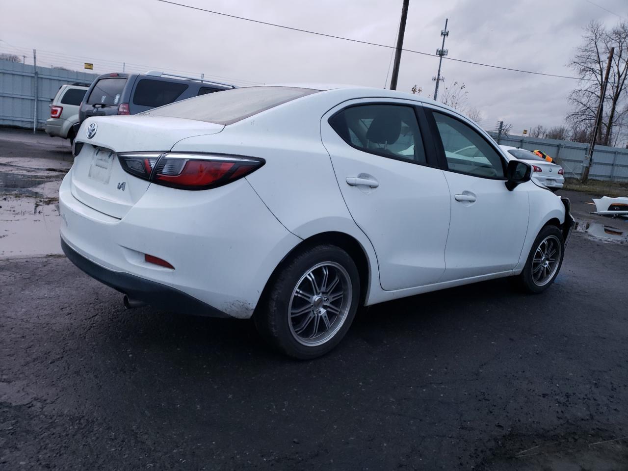 2017 TOYOTA YARIS IA - Image 3
