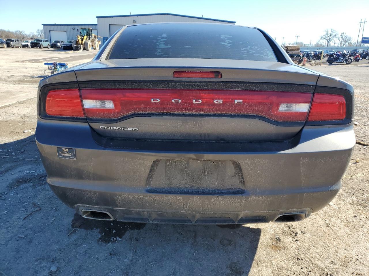 2014 DODGE CHARGER SE - Image 6