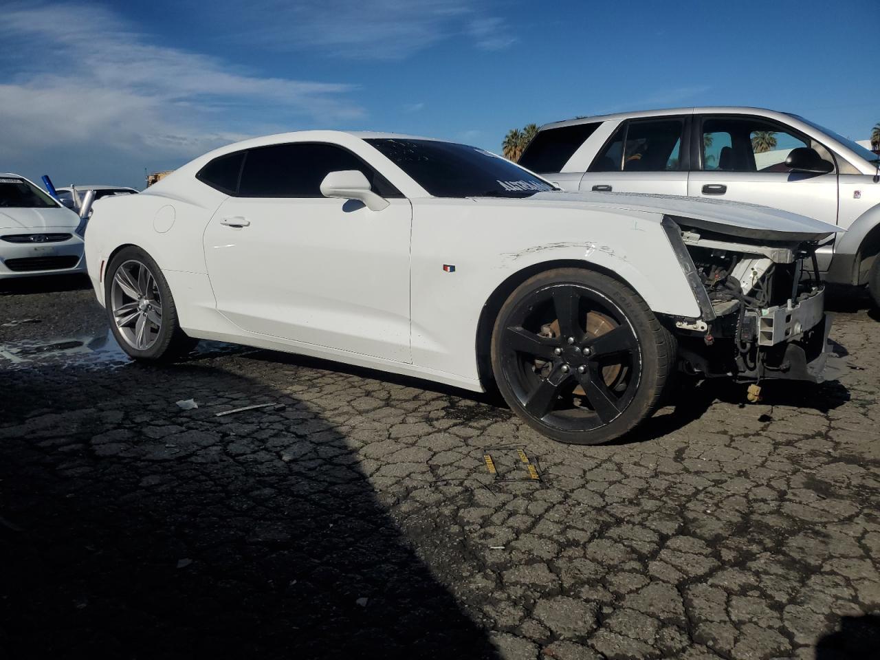 2018 CHEVROLET CAMARO LT - Image 4
