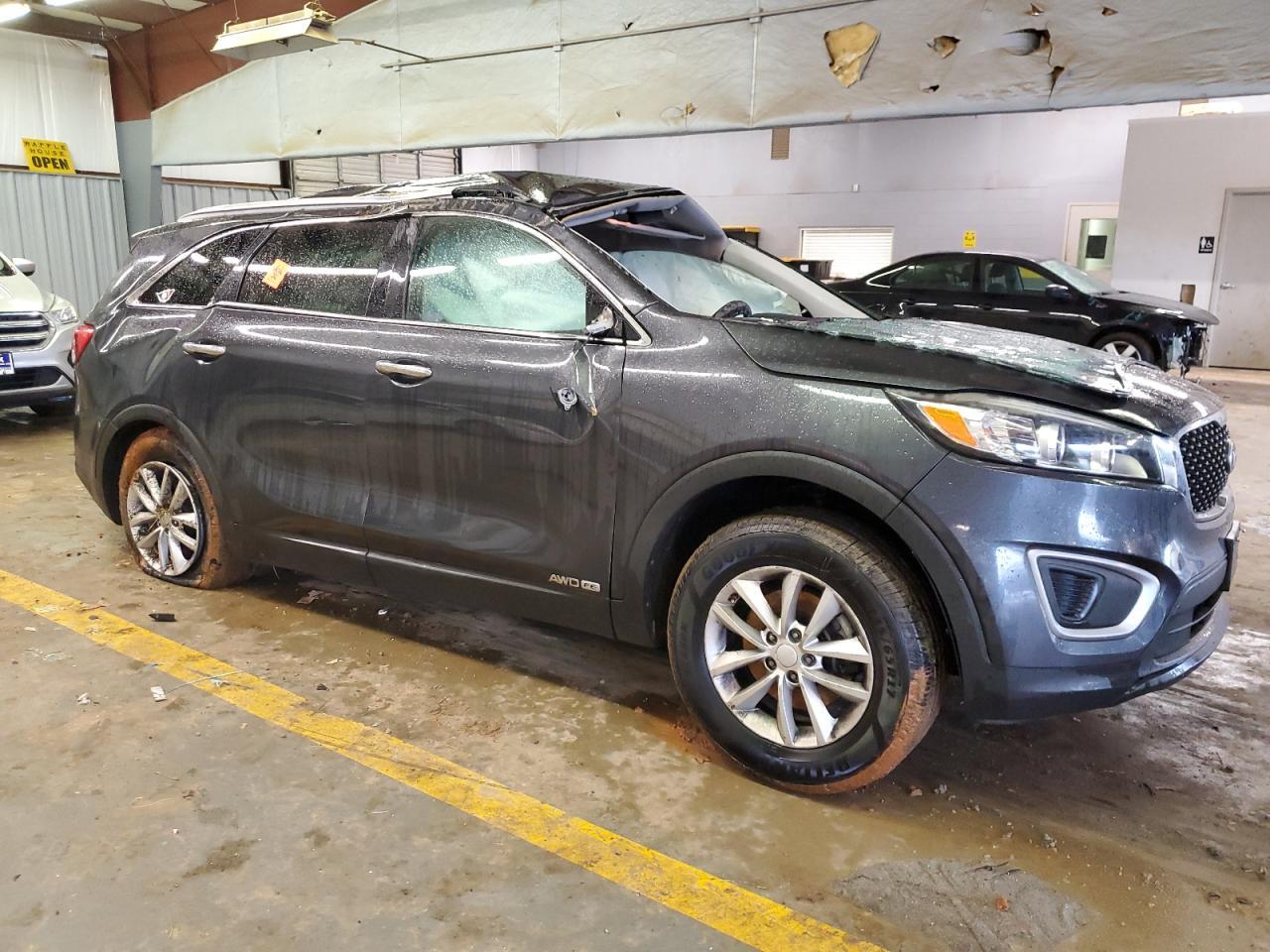 2017 KIA SORENTO LX - Фото 4