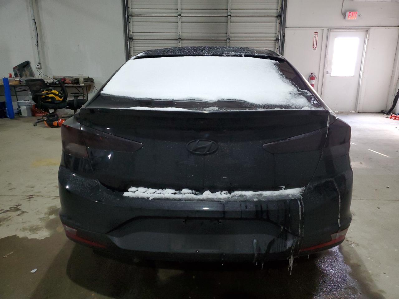 2019 HYUNDAI ELANTRA SE - Фото 6