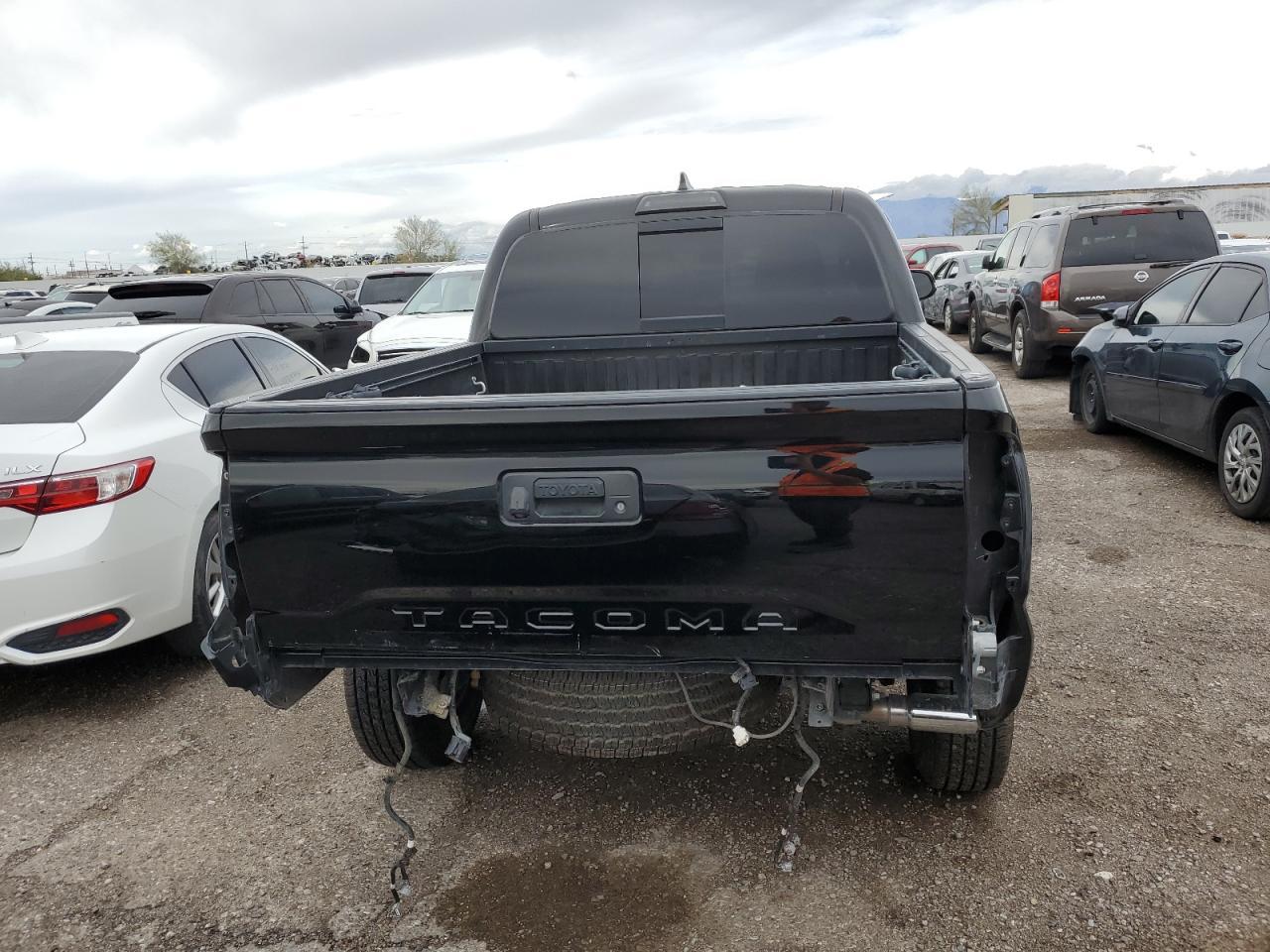 2017 TOYOTA TACOMA DOU - Фото 6