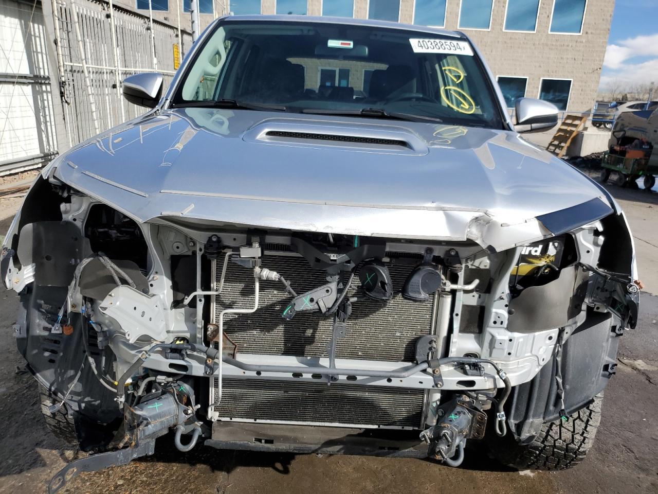 2019 TOYOTA 4RUNNER SR - Фото 5
