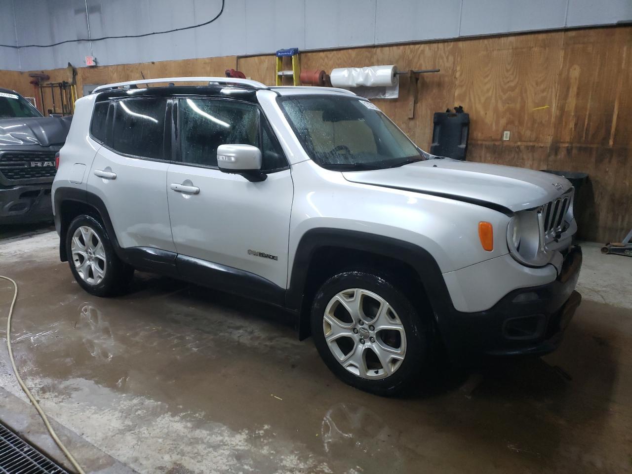 2016 JEEP RENEGADE L - Image 4