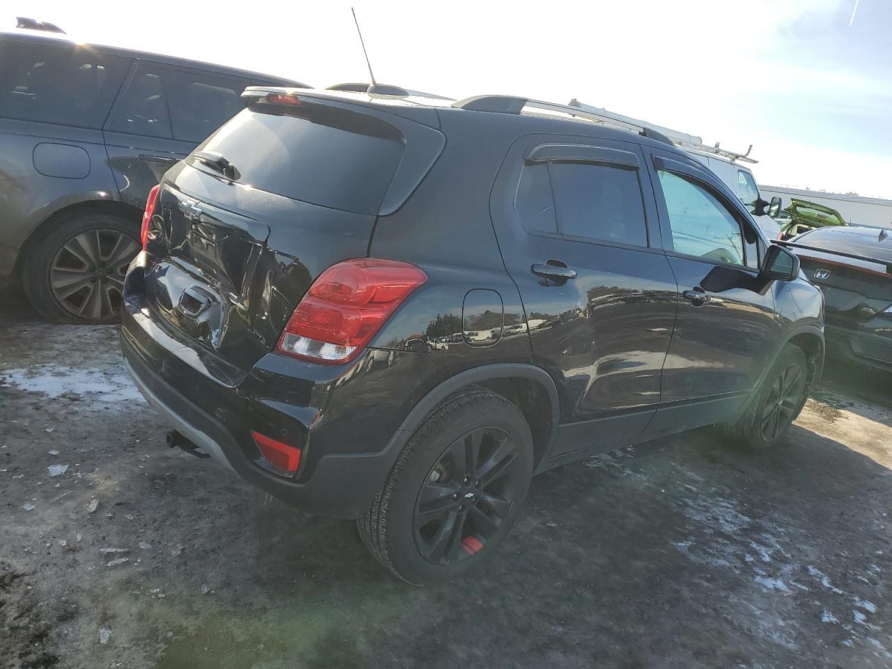 2021 CHEVROLET TRAX 1LT - Image 3