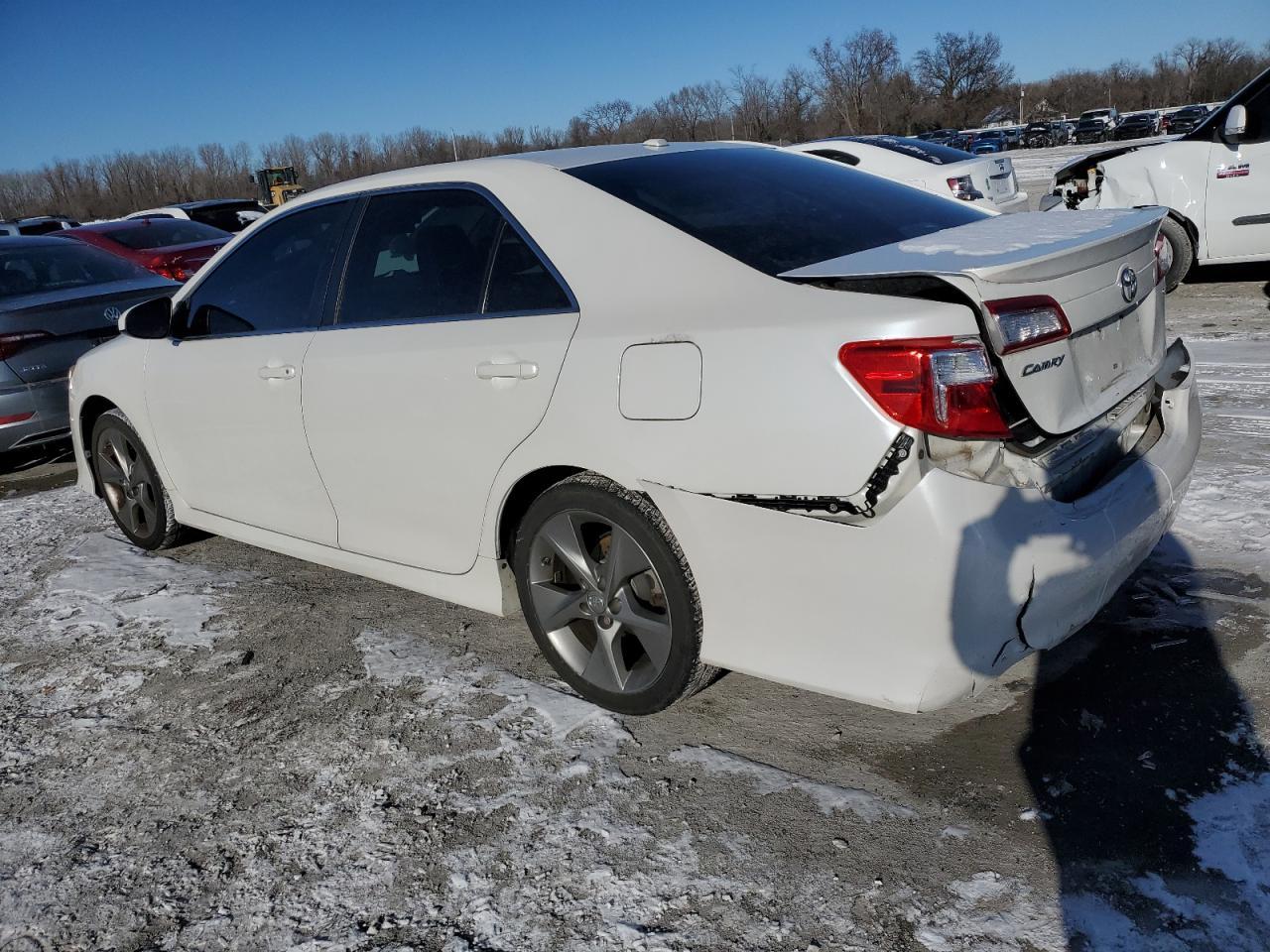 2012 TOYOTA CAMRY BASE - Фото 2