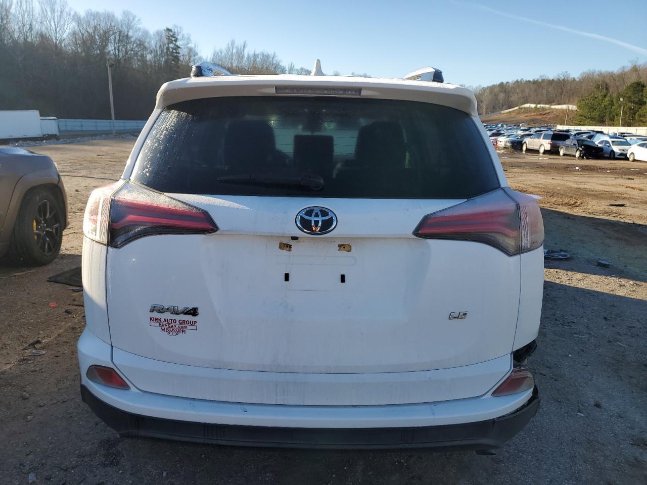 2017 TOYOTA RAV4 LE - Фото 6