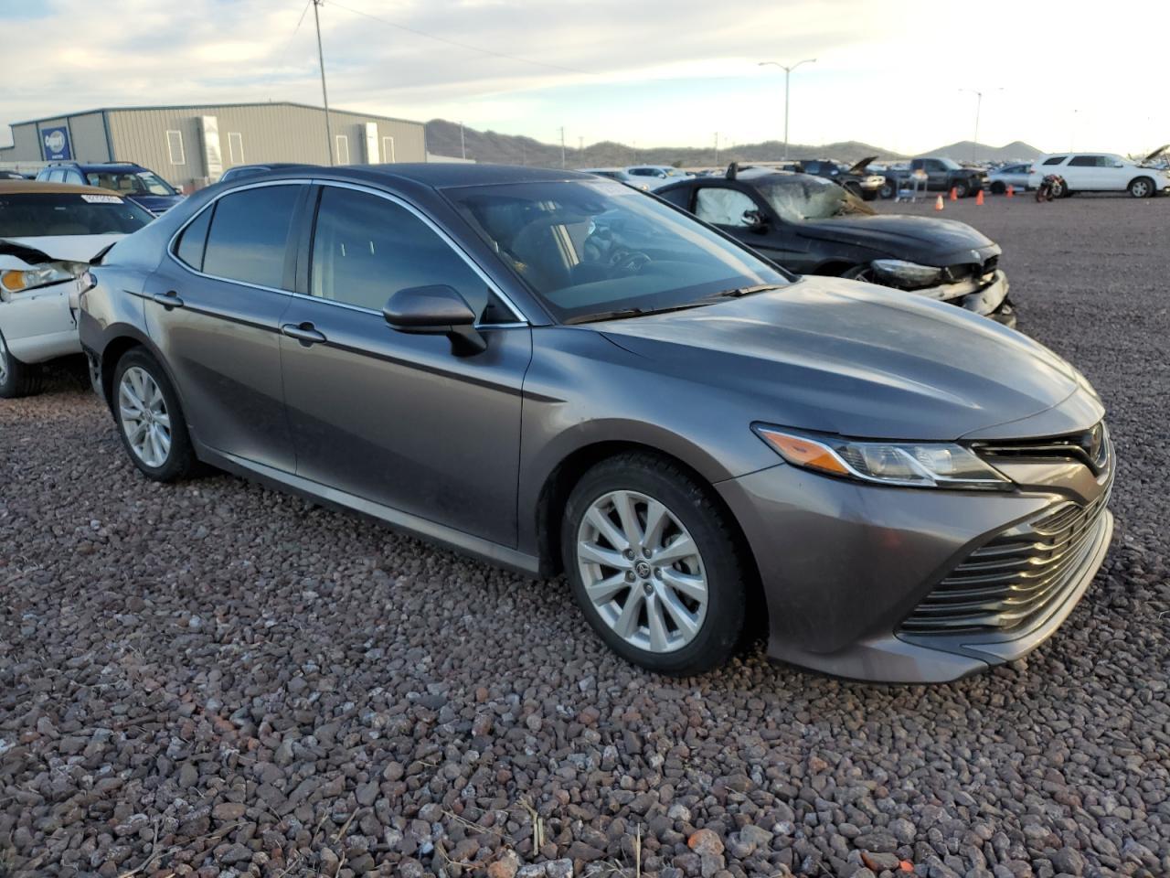 2020 TOYOTA CAMRY LE - Фото 4