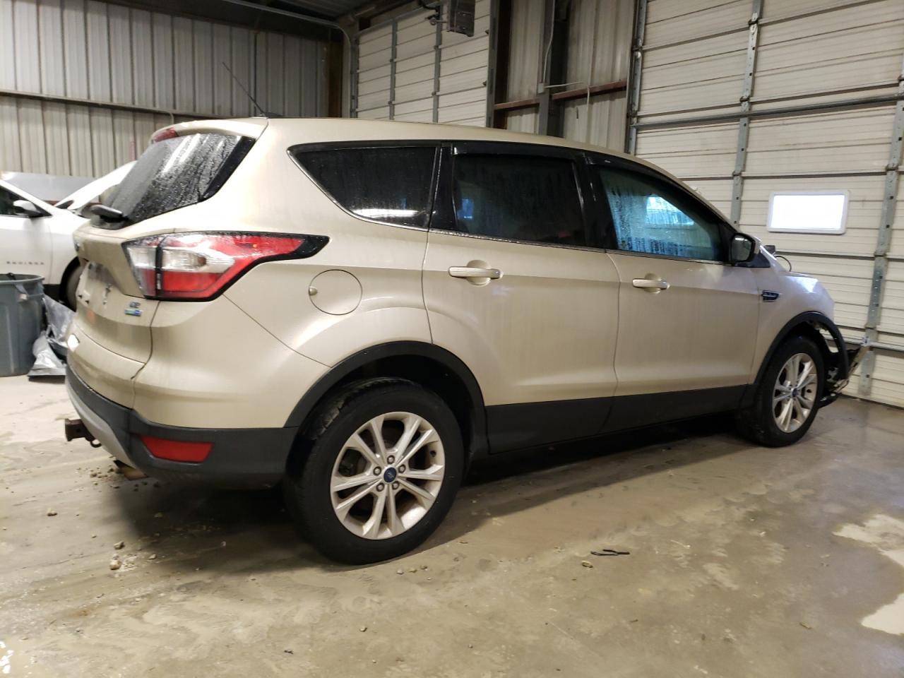 2017 FORD ESCAPE SE - Фото 3