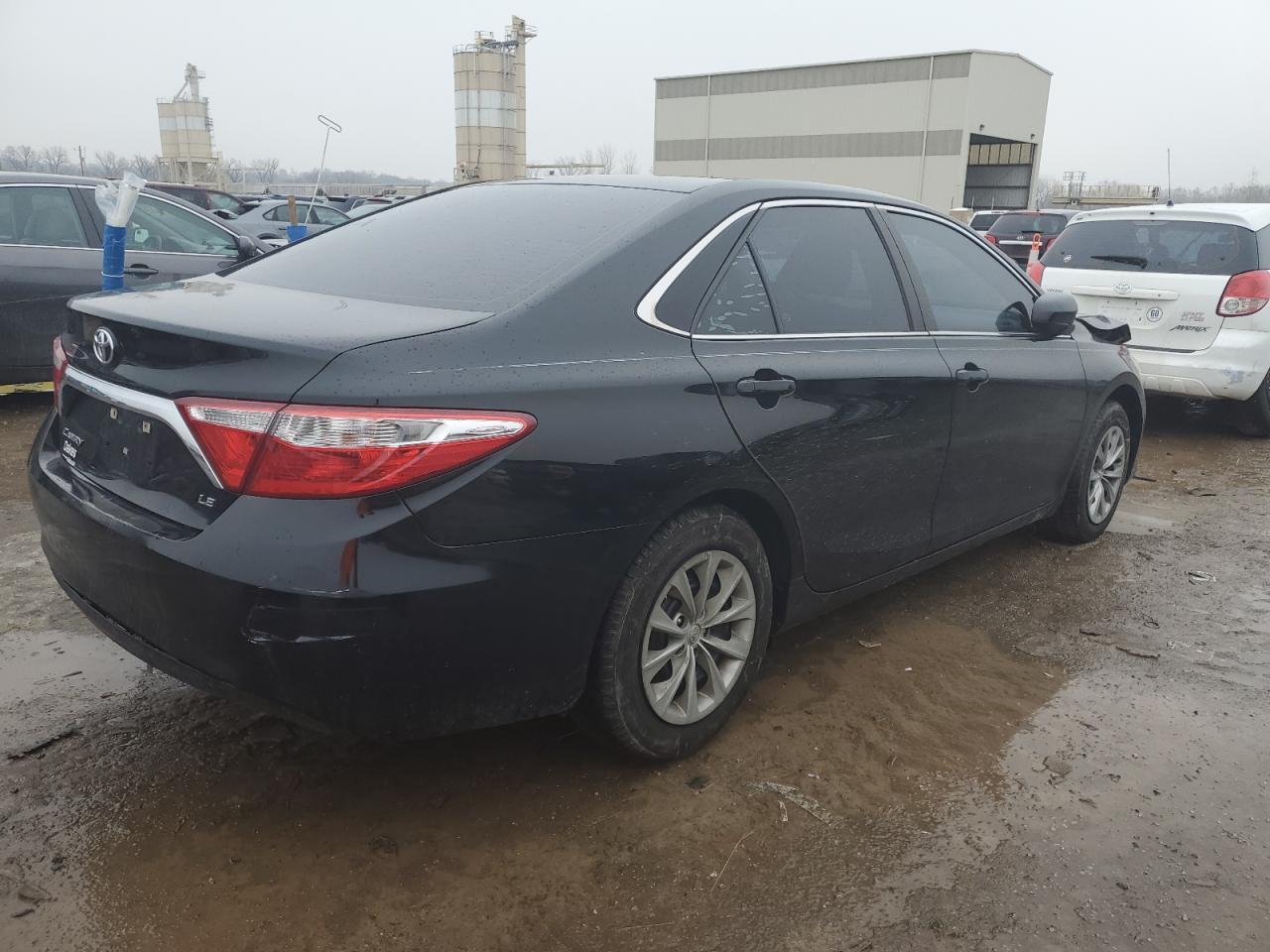 2016 TOYOTA CAMRY LE - Image 3