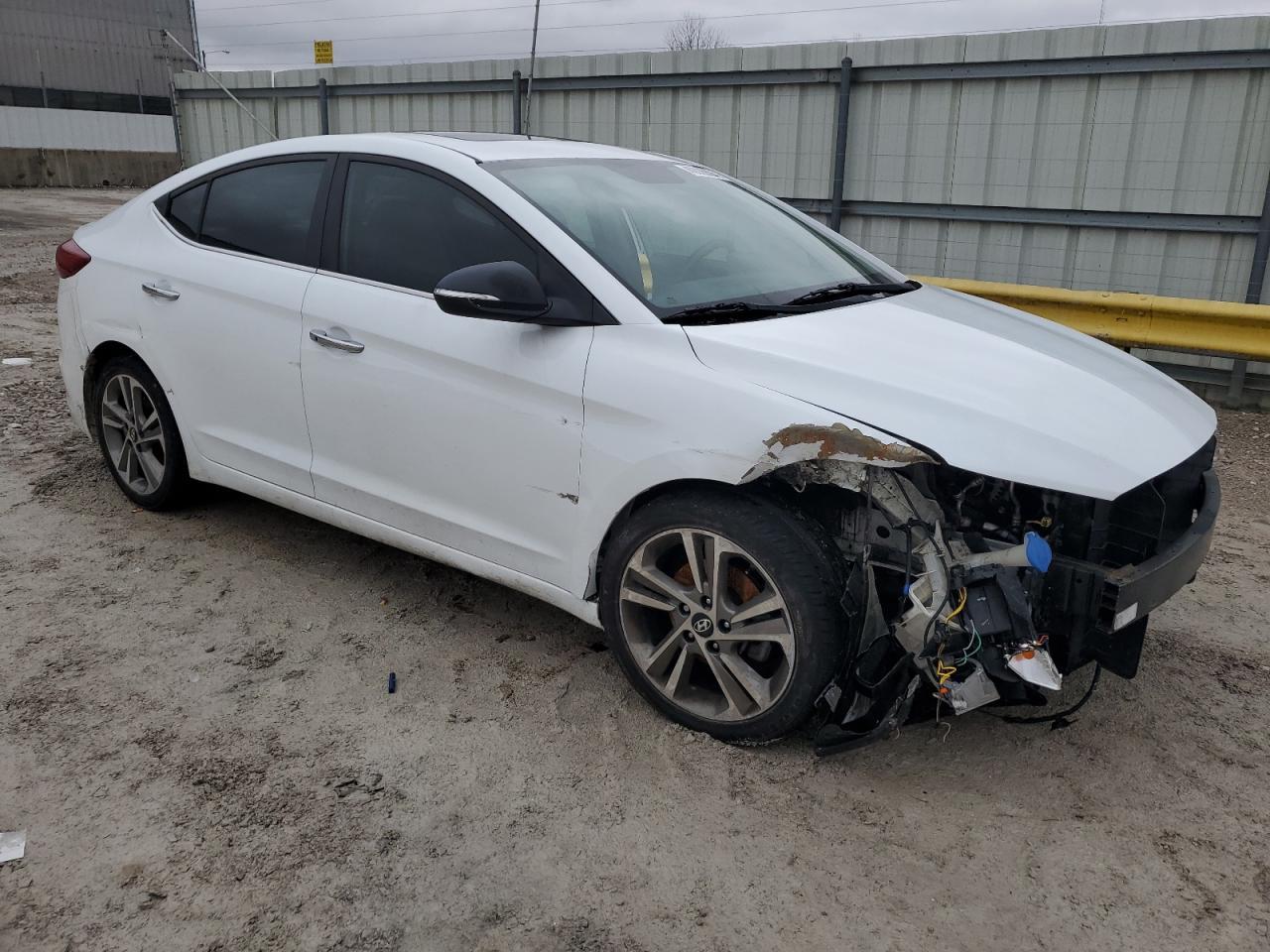 2017 HYUNDAI ELANTRA SE - Image 4