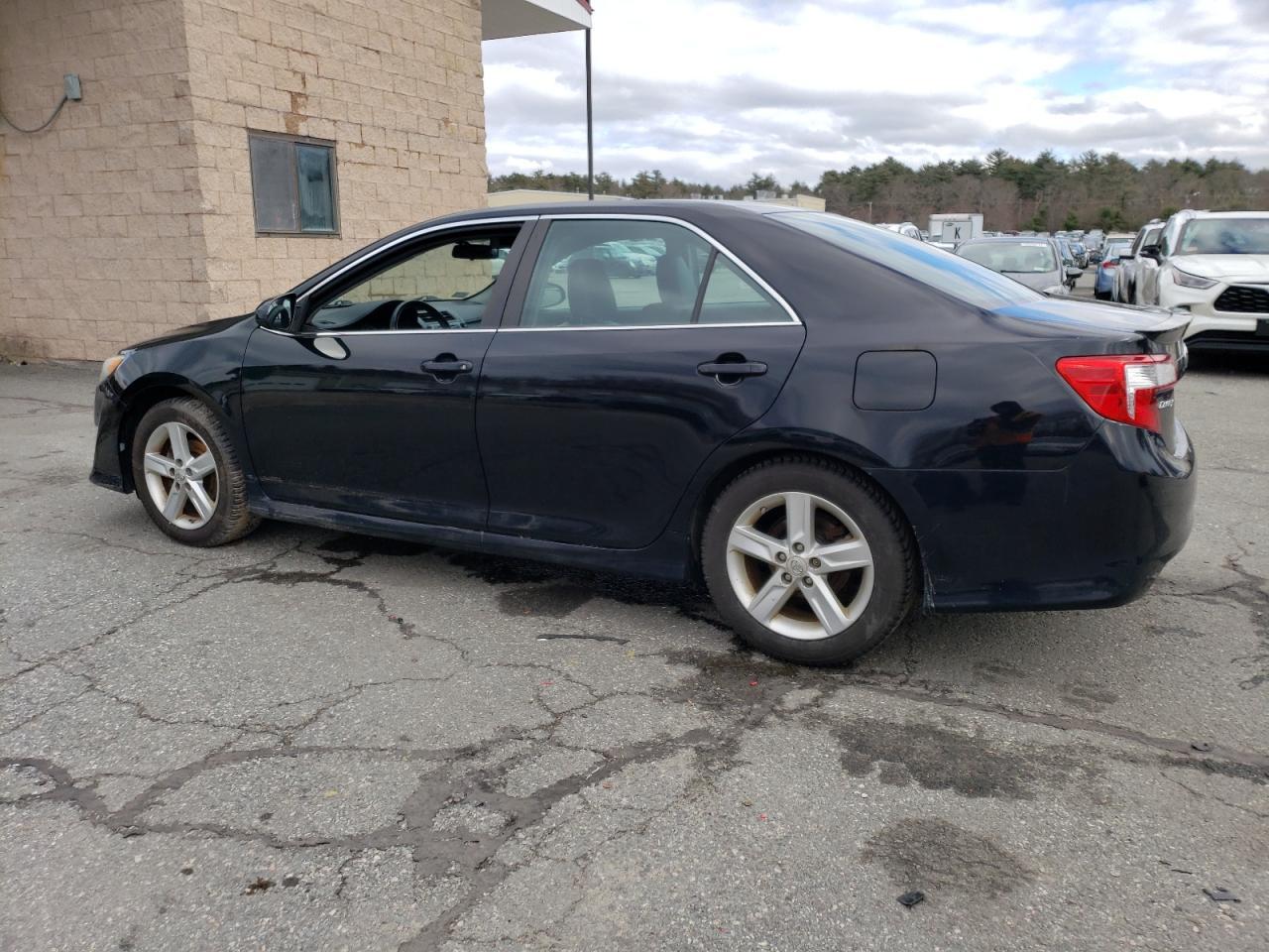 2014 TOYOTA CAMRY L - Image 2
