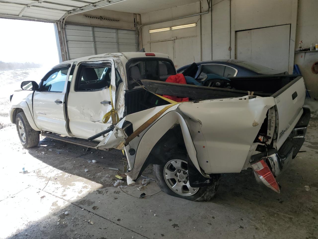 2014 TOYOTA TACOMA DOU - Фото 2