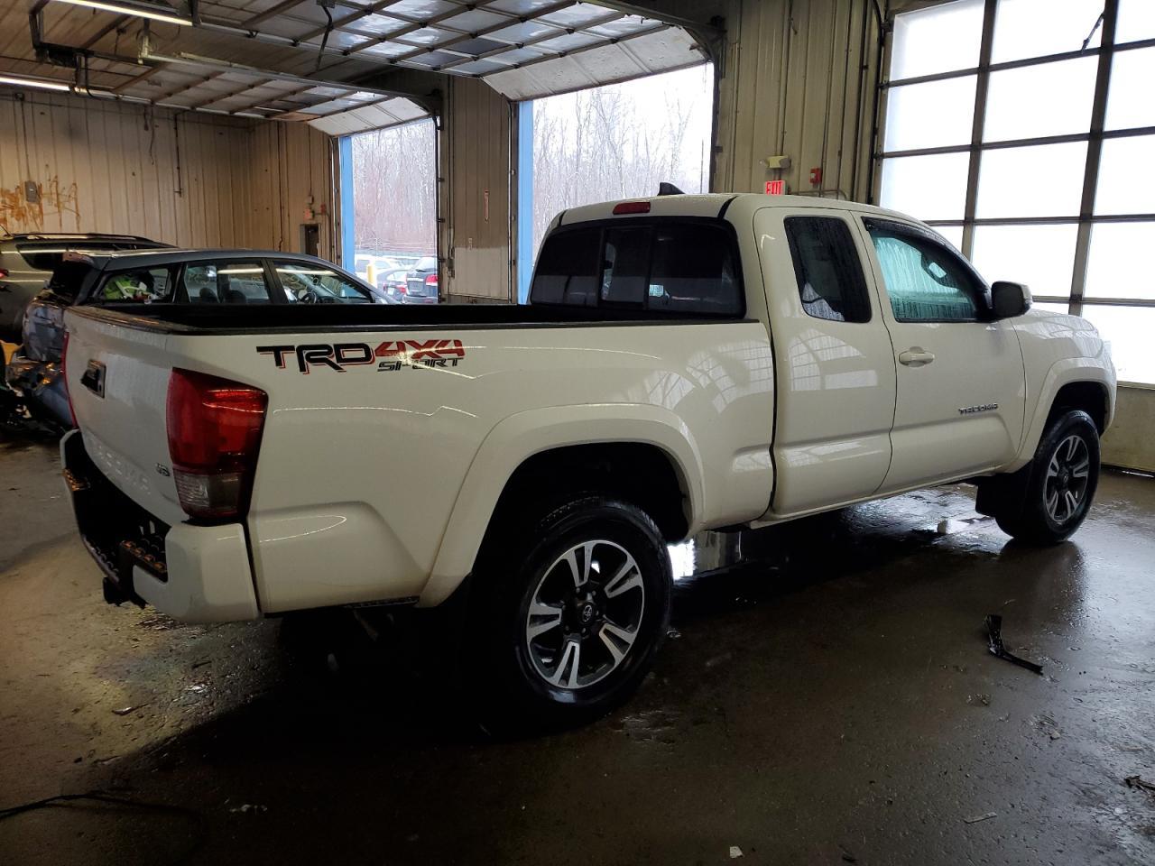 2017 TOYOTA TACOMA ACC - Фото 3