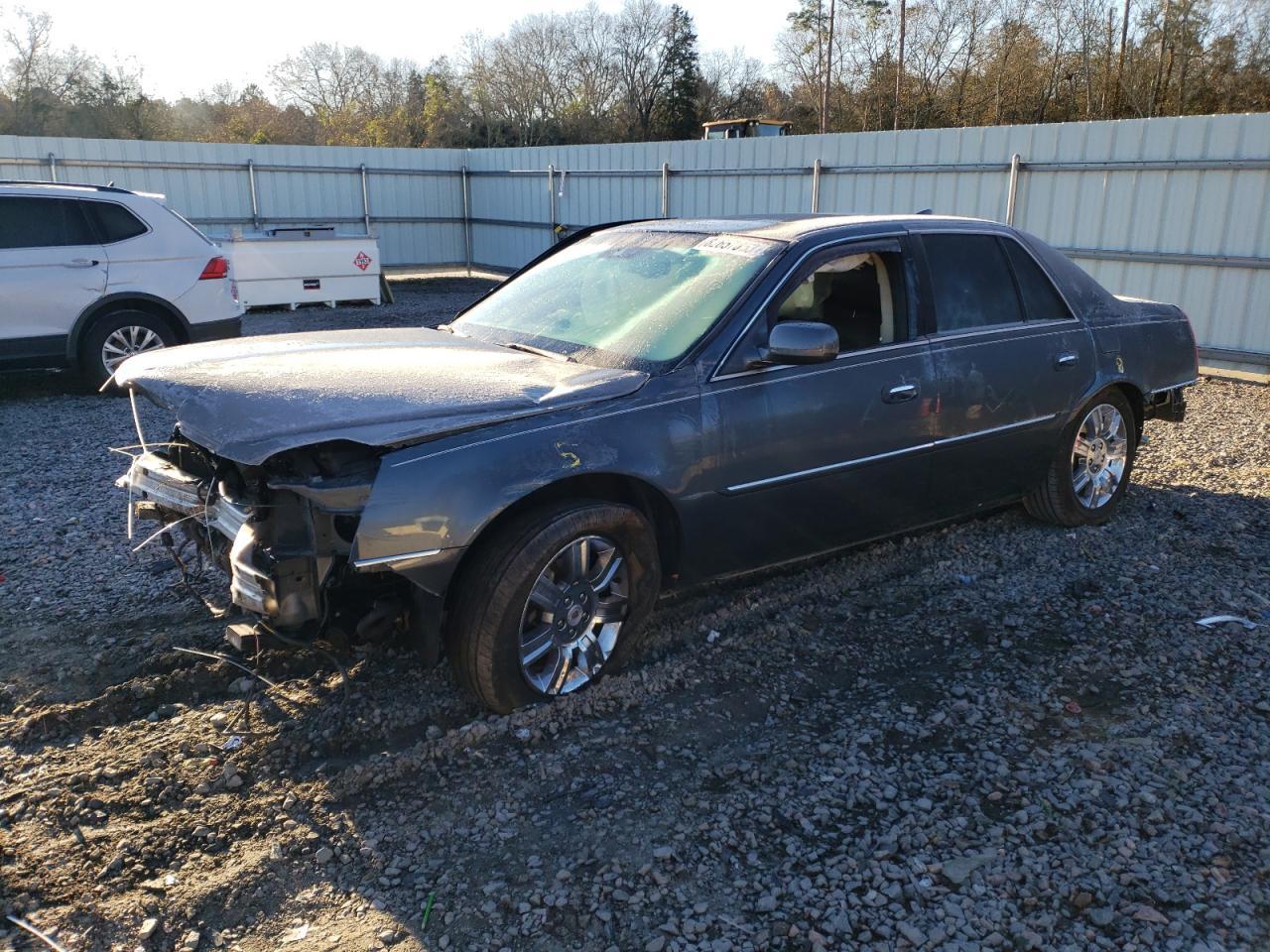 2011 CADILLAC DTS PLATIN car image