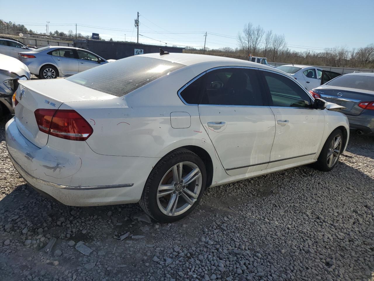 2014 VOLKSWAGEN PASSAT SEL - Image 3