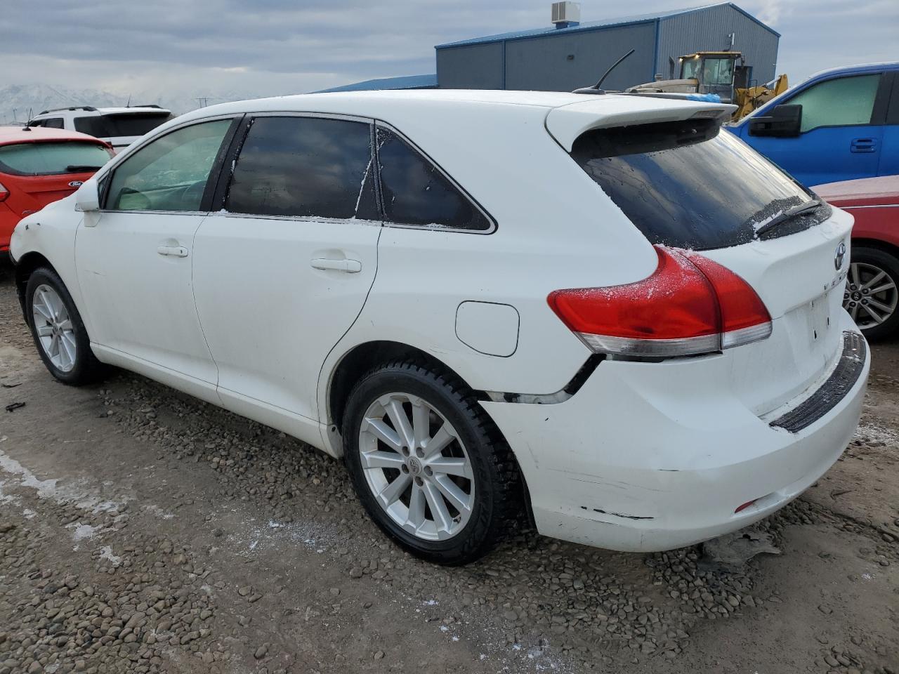 2011 TOYOTA VENZA - Фото 2