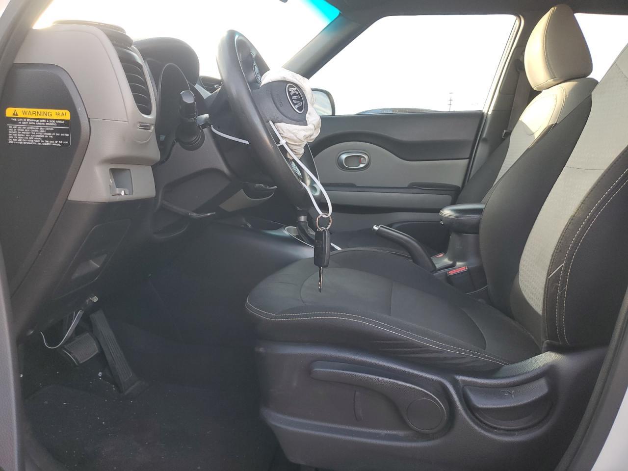 2016 KIA SOUL + - Image 7