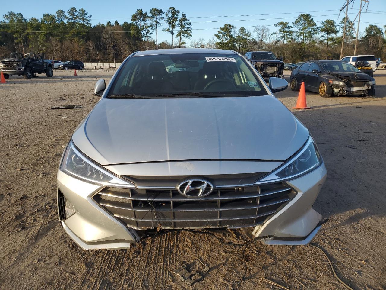 2019 HYUNDAI ELANTRA SE - Image 5