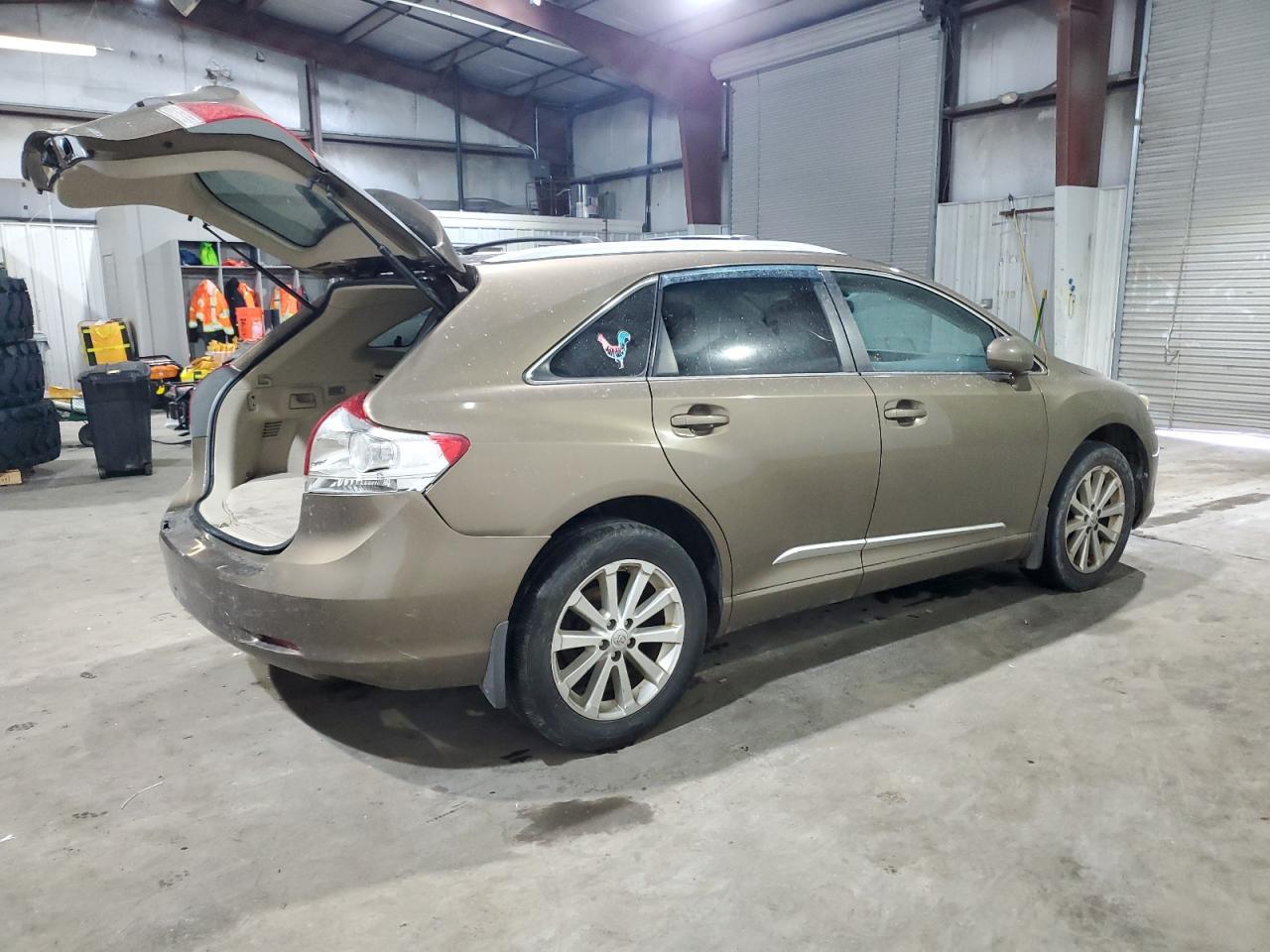 2011 TOYOTA VENZA - Image 3