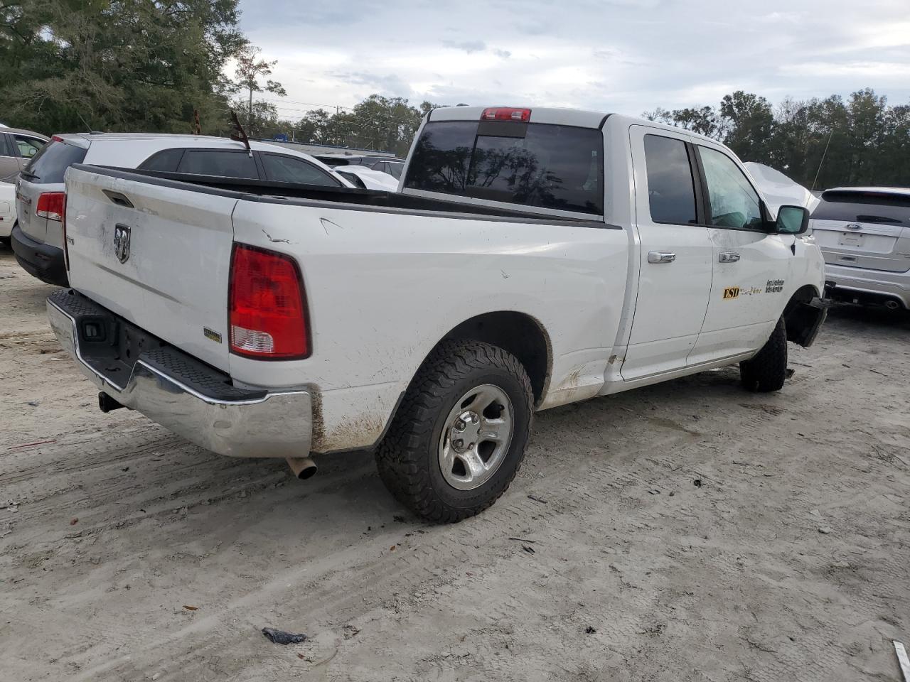 2015 RAM 1500 SLT - Фото 3
