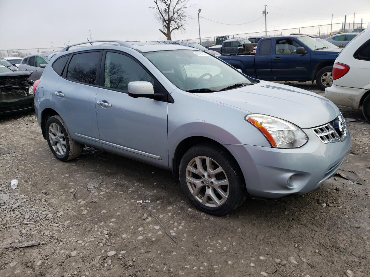 2013 NISSAN ROGUE S - Image 4