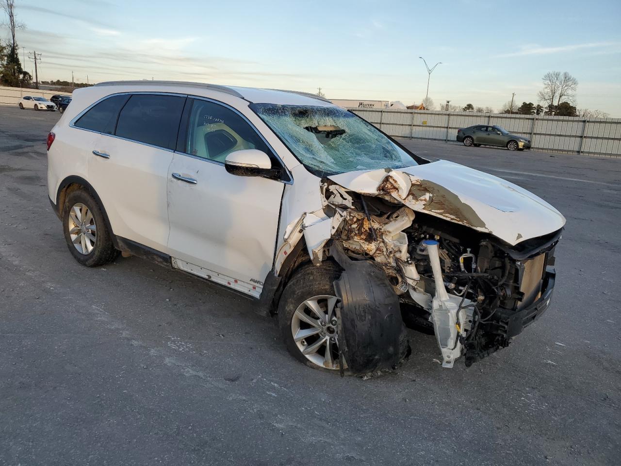 2016 KIA SORENTO LX - Image 4
