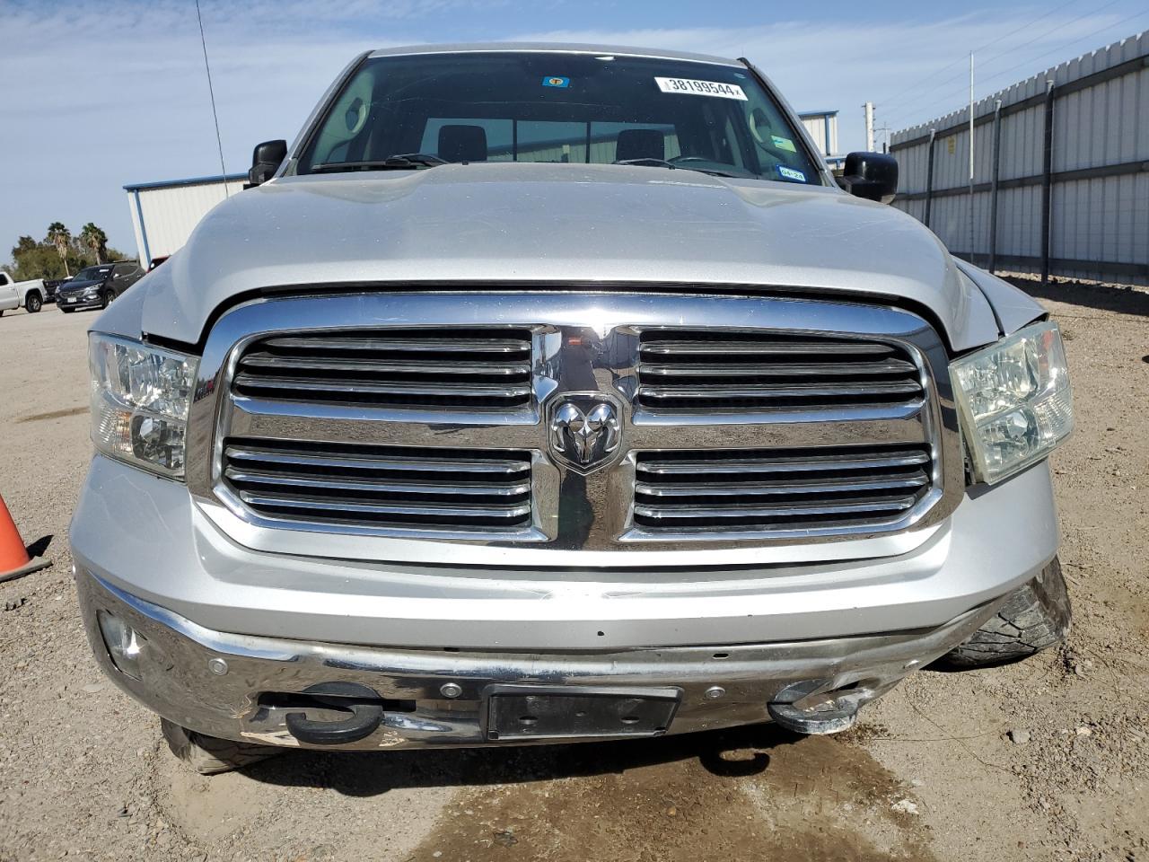 2015 RAM 1500 SLT - Image 5