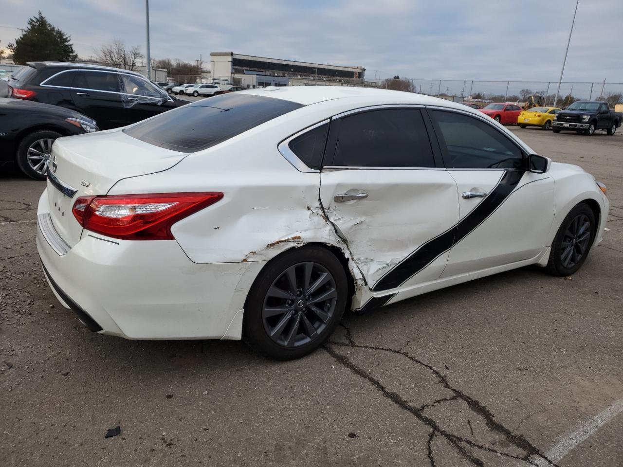 2017 NISSAN ALTIMA 2.5 - Фото 3
