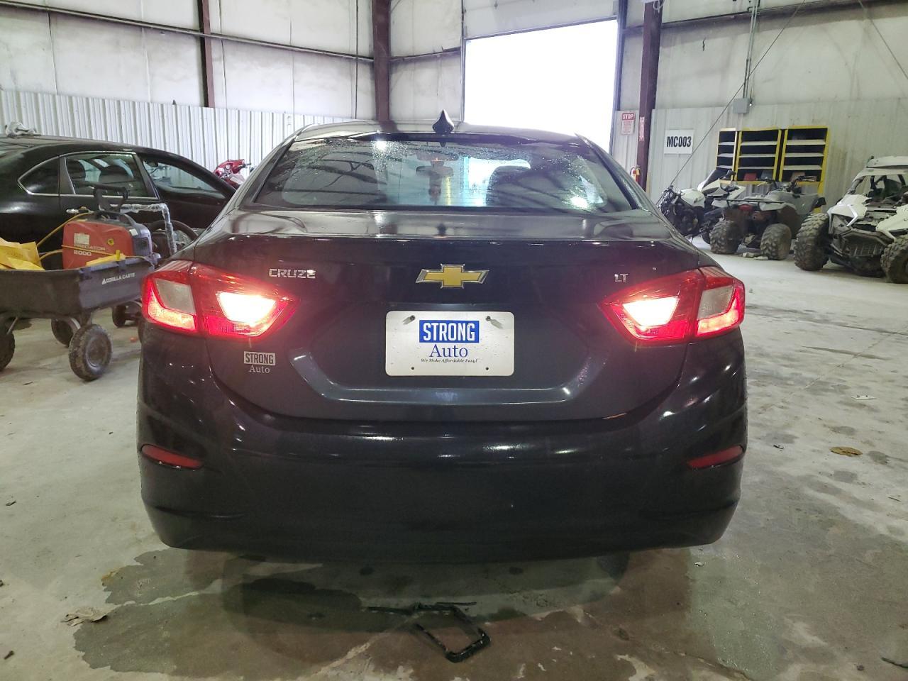 2017 CHEVROLET CRUZE LT - Image 6