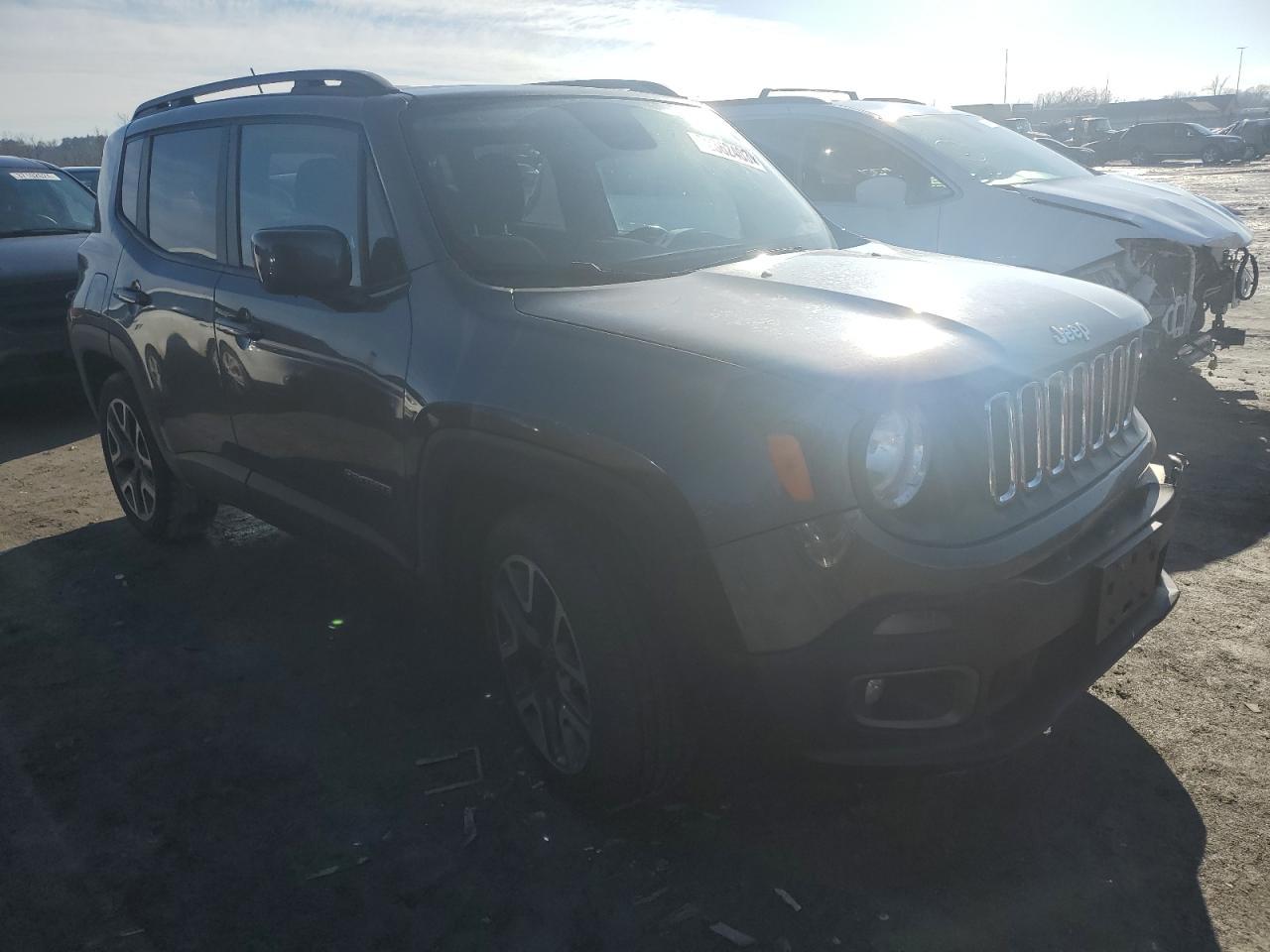 2017 JEEP RENEGADE L - Image 4