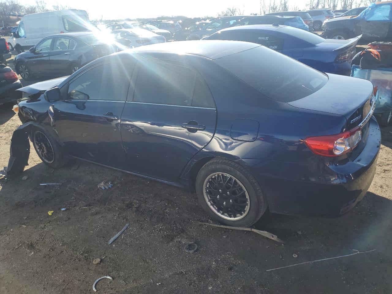 2013 TOYOTA COROLLA BA - Фото 2