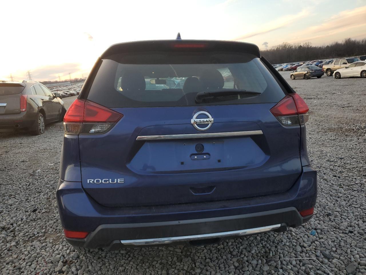 2017 NISSAN ROGUE S - Image 6