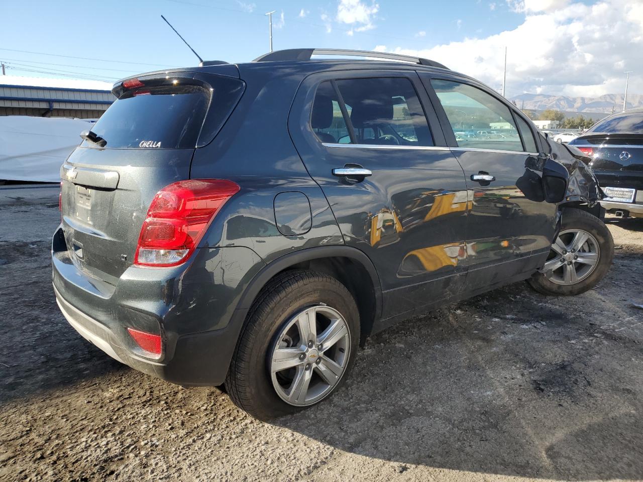 2018 CHEVROLET TRAX 1LT - Image 3