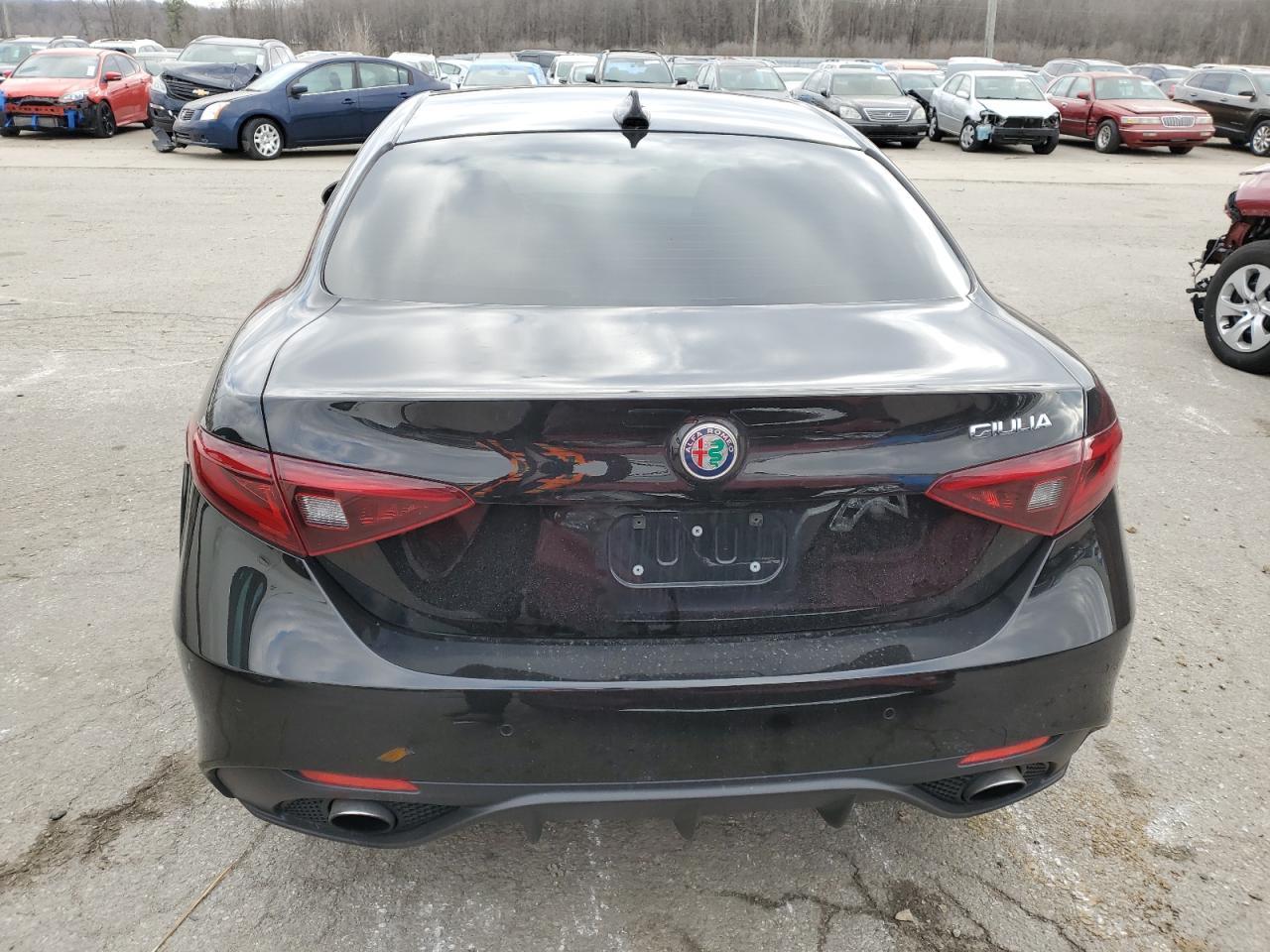 2017 ALFA ROMEO GIULIA - Фото 6