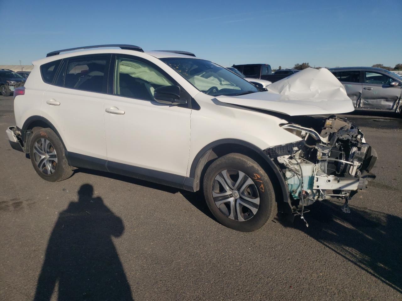 2017 TOYOTA RAV4 LE - Image 4