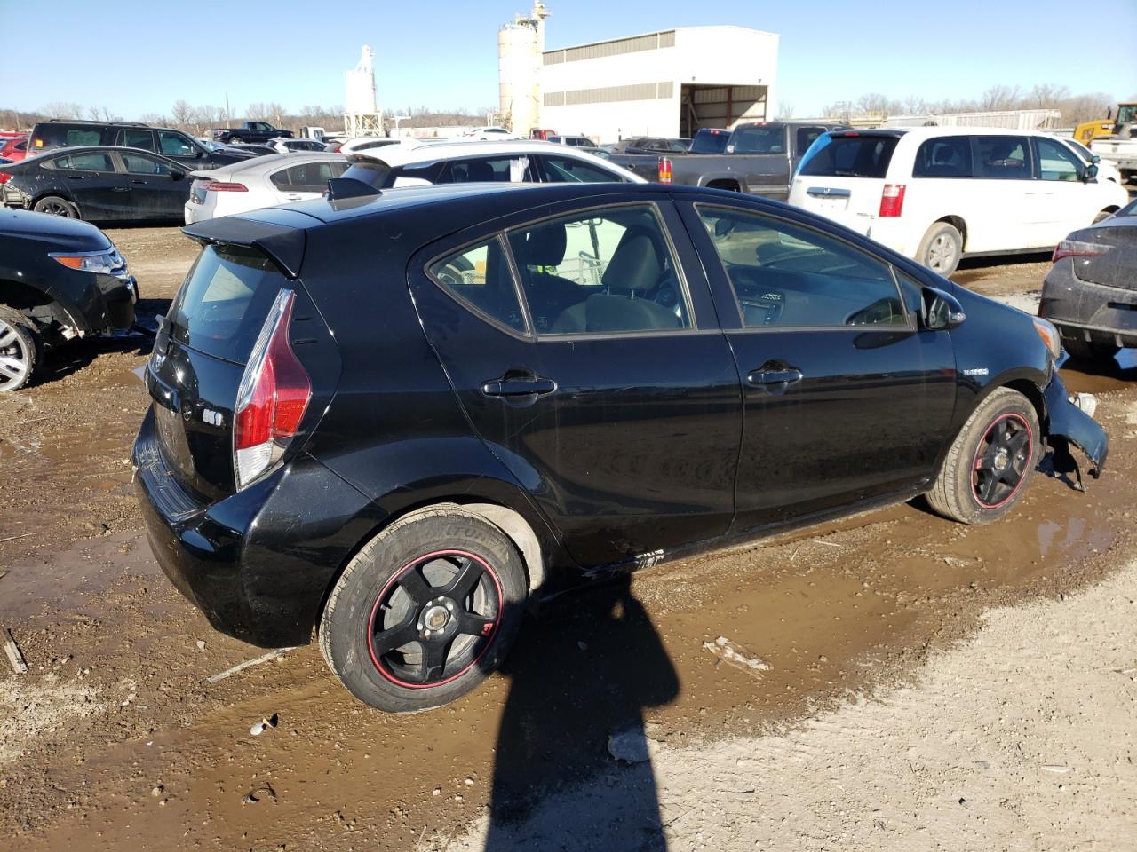 2015 TOYOTA PRIUS C - Фото 3