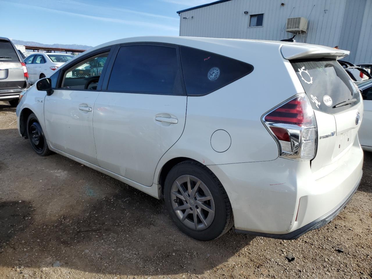 2015 TOYOTA PRIUS V - Image 2