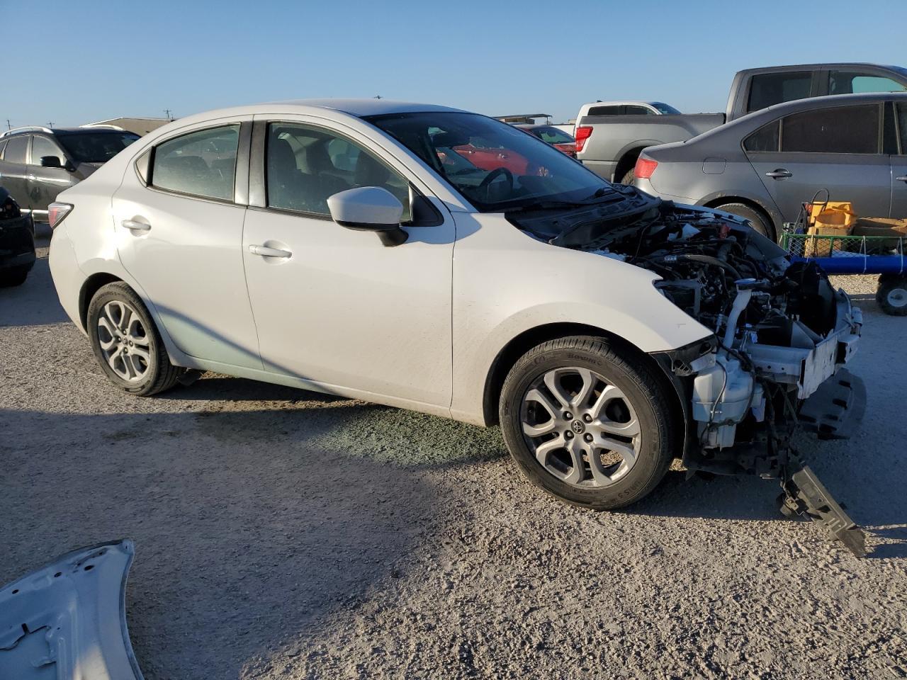 2017 TOYOTA YARIS IA - Фото 4
