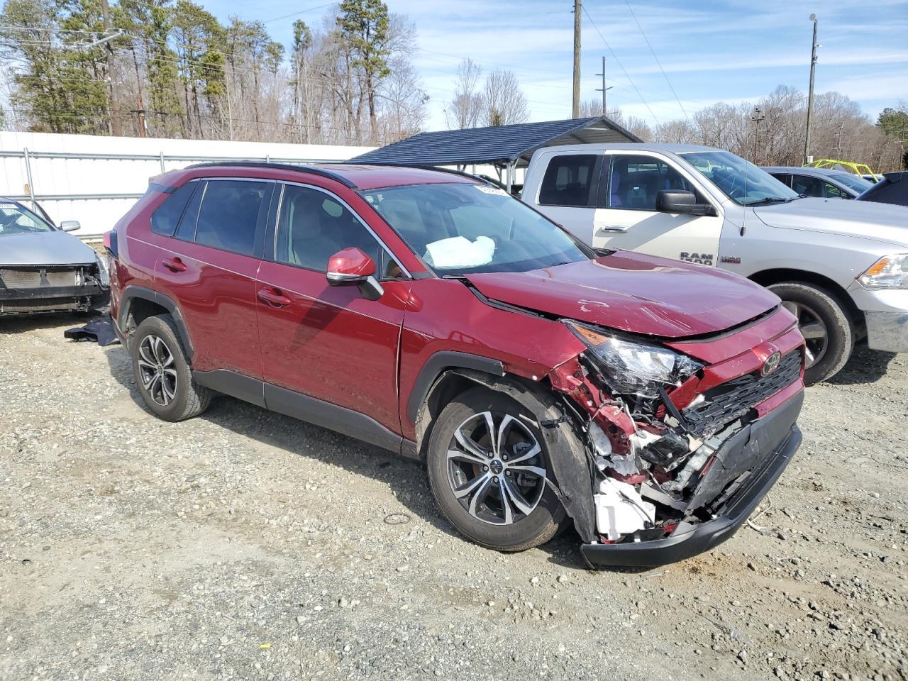 2021 TOYOTA RAV4 LE - Фото 4