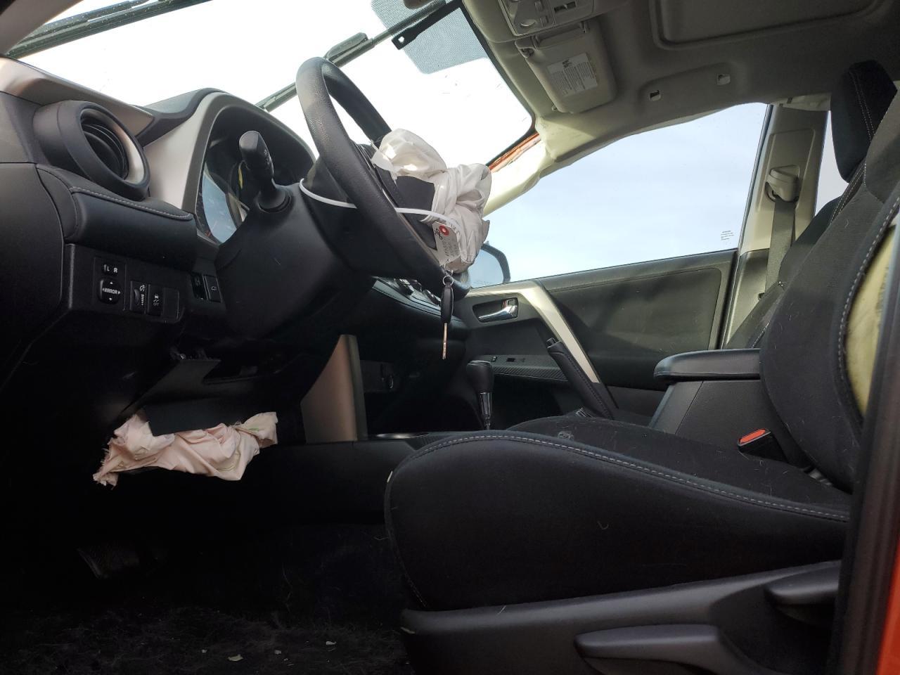2015 TOYOTA RAV4 XLE - Фото 7