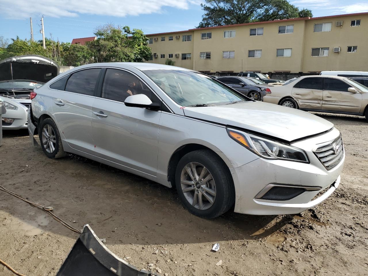 2017 HYUNDAI SONATA SE - Image 4