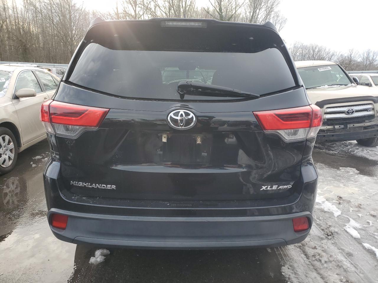 2018 TOYOTA HIGHLANDER - Image 6