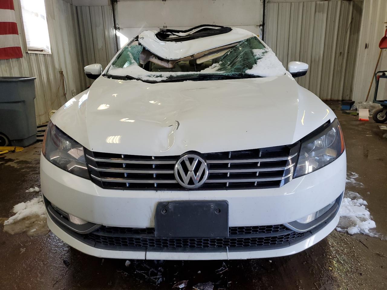 2014 VOLKSWAGEN PASSAT SEL - Фото 5
