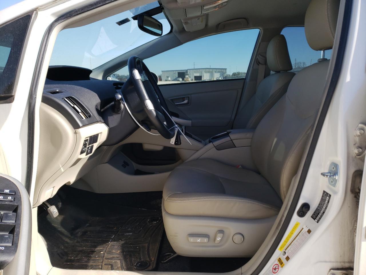 2015 TOYOTA PRIUS - Image 7