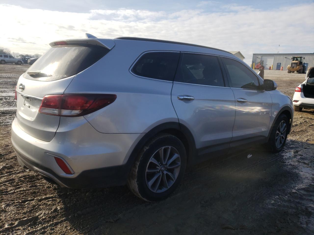 2017 HYUNDAI SANTA FE S - Image 3
