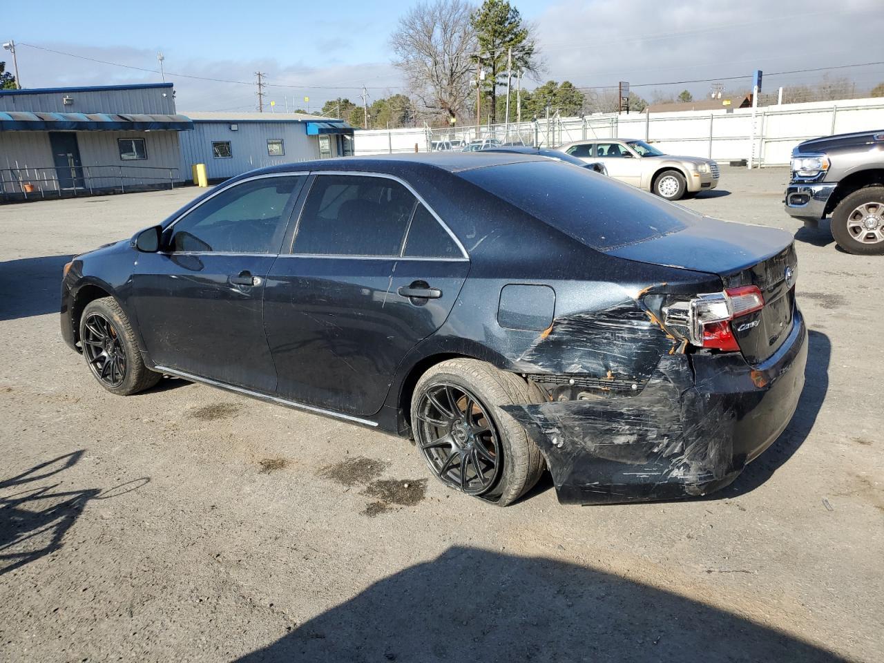 2013 TOYOTA CAMRY L - Фото 2