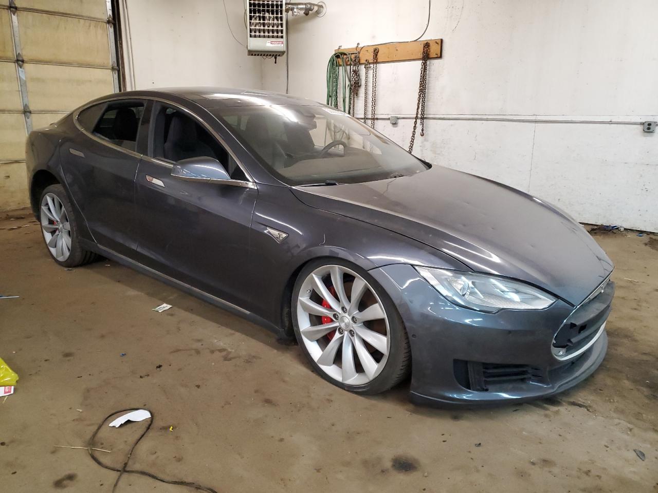 2015 TESLA MODEL S P8 - Фото 4