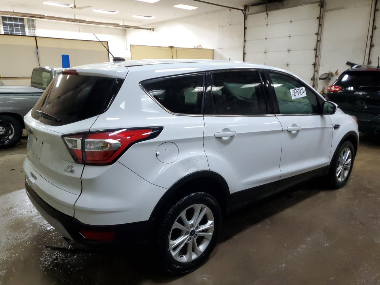 2017 FORD ESCAPE SE - Image 3